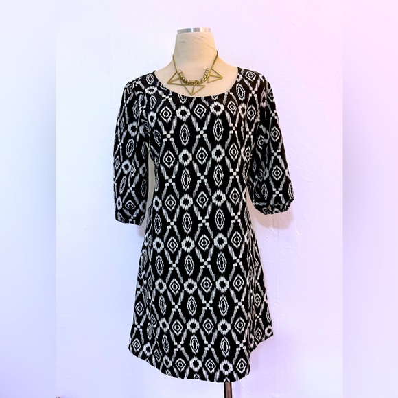 🔅NWOT🔅 Black + White Mini Dress w/ Neon Pink Zipper - Picture 1 of 4